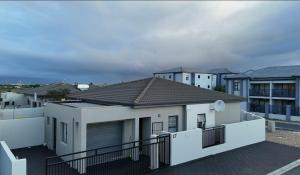 Rachel`s Apartments - Stepney Crescent