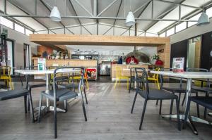 Cape Town Apartment with Table Mountain View