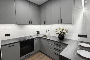 New Business-Class Apartament з ГЕНЕРАТОРОМ Varshavsky Retroville