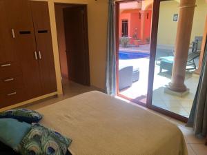 LA CRUZ VILLA and APARTMENT