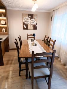 Casa familiar de 2 dormitorios con parqueadero en Cuenca