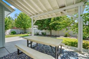 Large Nampa Gathering! Basketball courts Community