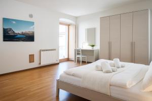 Refuge in the Belluno Dolomites with a view of Boite