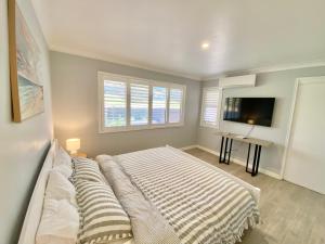 Entire house with large bell tent in Central Coast