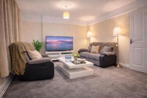 Central Southampton 3-Bed Apartment - Private Parking Onsite for 7 - 900Mb WIFI