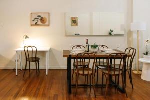 New York Inspired Apartment with Sweeping City Views