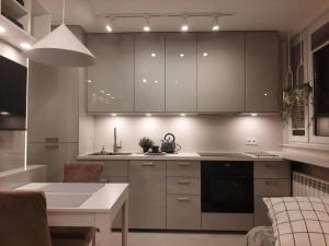 Metro Ratusz Arsenał, Plac Teatralny, Stare Miasto