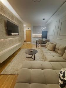 Premier In -FREE GARAGE-