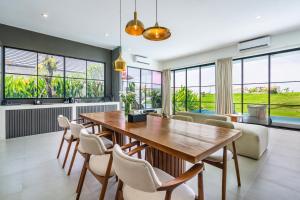 The R Villa Patuha - Stunning Rice Field Views