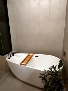 Casa Celesta - New Private Saltwater Pool Villa with 2 Ensuite BR, Full Kitchen, Sunken Lounge & Shaded Terrace