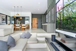 The R Villa Patuha - Stunning Rice Field Views