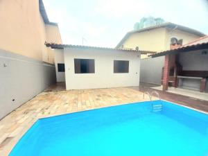 Casa confortável na quadra da praia em Itanhaém