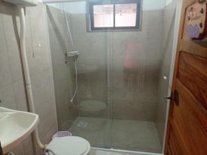 Kitnet mobiliada e com ar condicionado