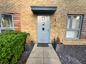 Ashford Two Bedroom home with Free Parking - Long Stays