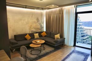 Lake View Panorama Suite