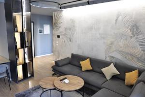 Luxe Living Lakescape Suite - Lake View Residences