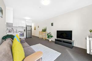 Luxury Southbank High-Rise with Pool & Gym