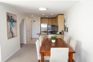 Loft-Style CBD 1-Bed with Rooftop Terrace & BBQ