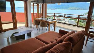 Flat com Vista Espetacular para o Mar a 600m da Praia