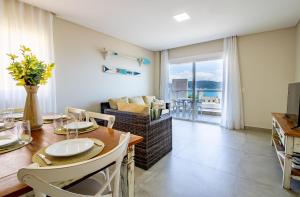 1078 - Apartamento com vista para o mar em Bombinhas