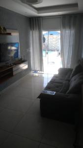 Casa de temporada - Condomínio em Unamar - 03 min da praia a pé