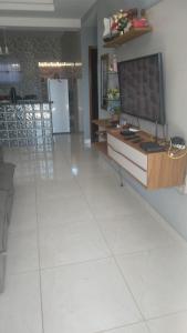 Casa de temporada - Condomínio em Unamar - 03 min da praia a pé