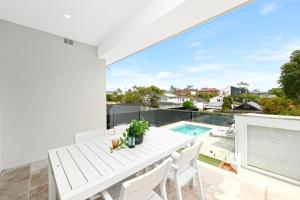 Malabar 4BR Coastal Retreat and Pool, Walk to Beach