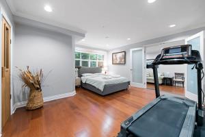 Luxury 1200 squft 2BR Shaughnessy Suite Near YVR & DT