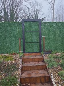 Vikendica Kendjija, Splav Cunamiii