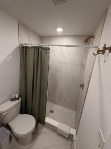 016- Spacious&Comfortable 2B2B 20 Min to NYC