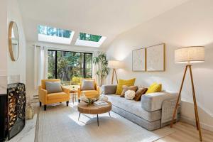 Marbella Lane-Cozy Luxury Townhome near Microsoft