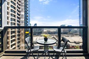 Luxury 2-Bed Apartment in Melbournes Heart