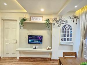 Modern Elegance - 1BHK Serviced Apartment in Arpora