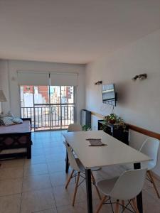 A 2 cuadras de la playa - Zona plaza colon - Luminoso y comodo