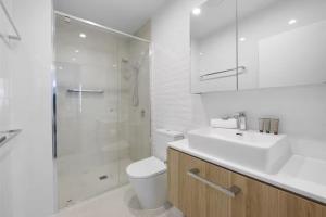 Surfers Paradise - Riverfront 2BR Luxury apartment