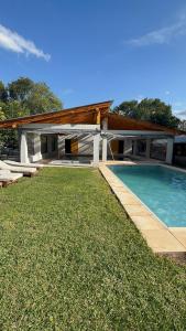 Cabañas Alvear Piscina Climatizada