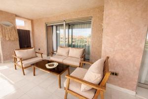 Prestigia Pool 5 min Airport