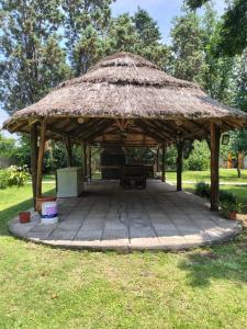 Quinta con pileta y quincho