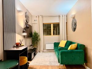 Modern Leeds Train Station 2 Bed Apartment