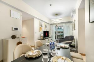 Spacious 3BR CondoteI near Airport,NAIA, MOA,Okada Casino