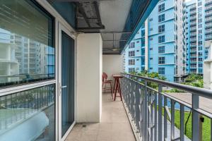 Spacious 3BR CondoteI near Airport,NAIA, MOA,Okada Casino