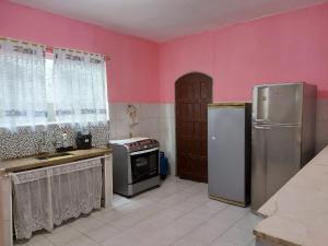 Casa Azul a 350m da Praia do Mar Casado Guarujá