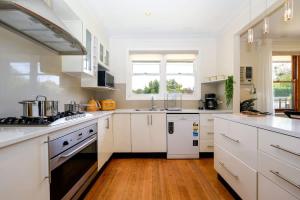 Seednest Modern Family Garden & BBQ retreat