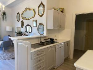 Ducks & Drakes Outback House