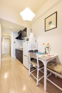 Shinsaibashi 10min Elevator Apartment with 2 Premium Double Beds and Balcony3O2 4O2