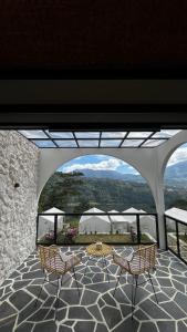 HappyNest Glamping and Villa Dieng