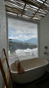 HappyNest Glamping and Villa Dieng