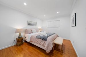 Marbella Lane - Serene and Pristine 2BR Home