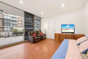 Arncliffe House of Love