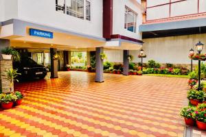 The Grand - A Premium Hotel near new BUS STAND SIMLA- Centrally heated #ROOFTOP TERRACE #PARKING #